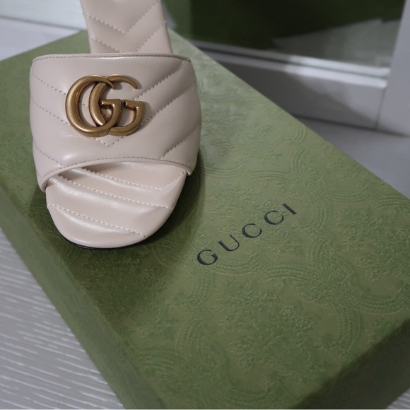 Women’s Gucci kitten heels, cream colored, size 39.5 (9.5 US) - Picture 4 of 6
